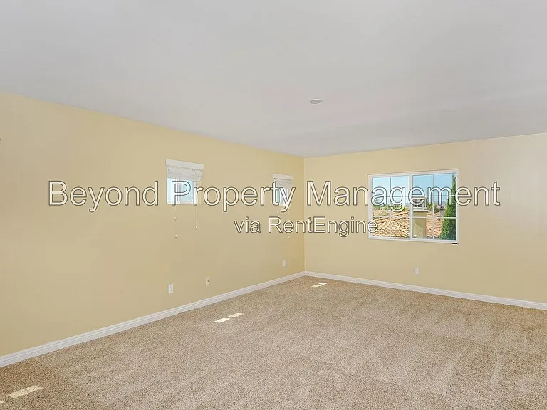 2947 Farragut Rd — Photo 27
