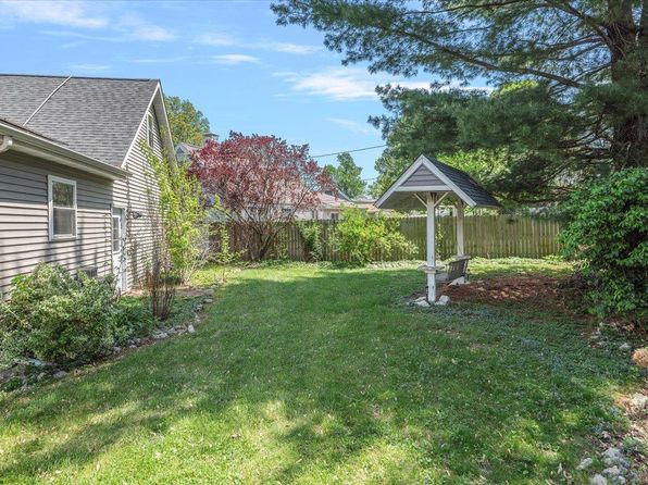 714 W Elm St, Taylorville, IL 62568