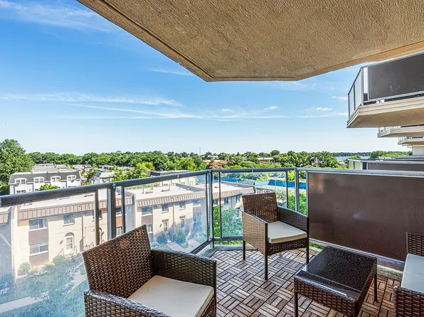 17-85 215th St APT 5C, Bayside, NY 11360