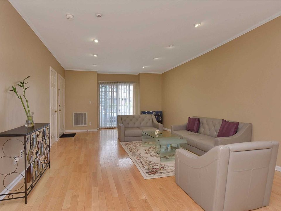 16709 Powells Cove Blvd Whitestone, NY, 11357 Apartments for Rent