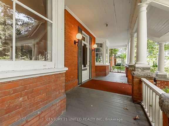 3rd image of 463 Hunter St W