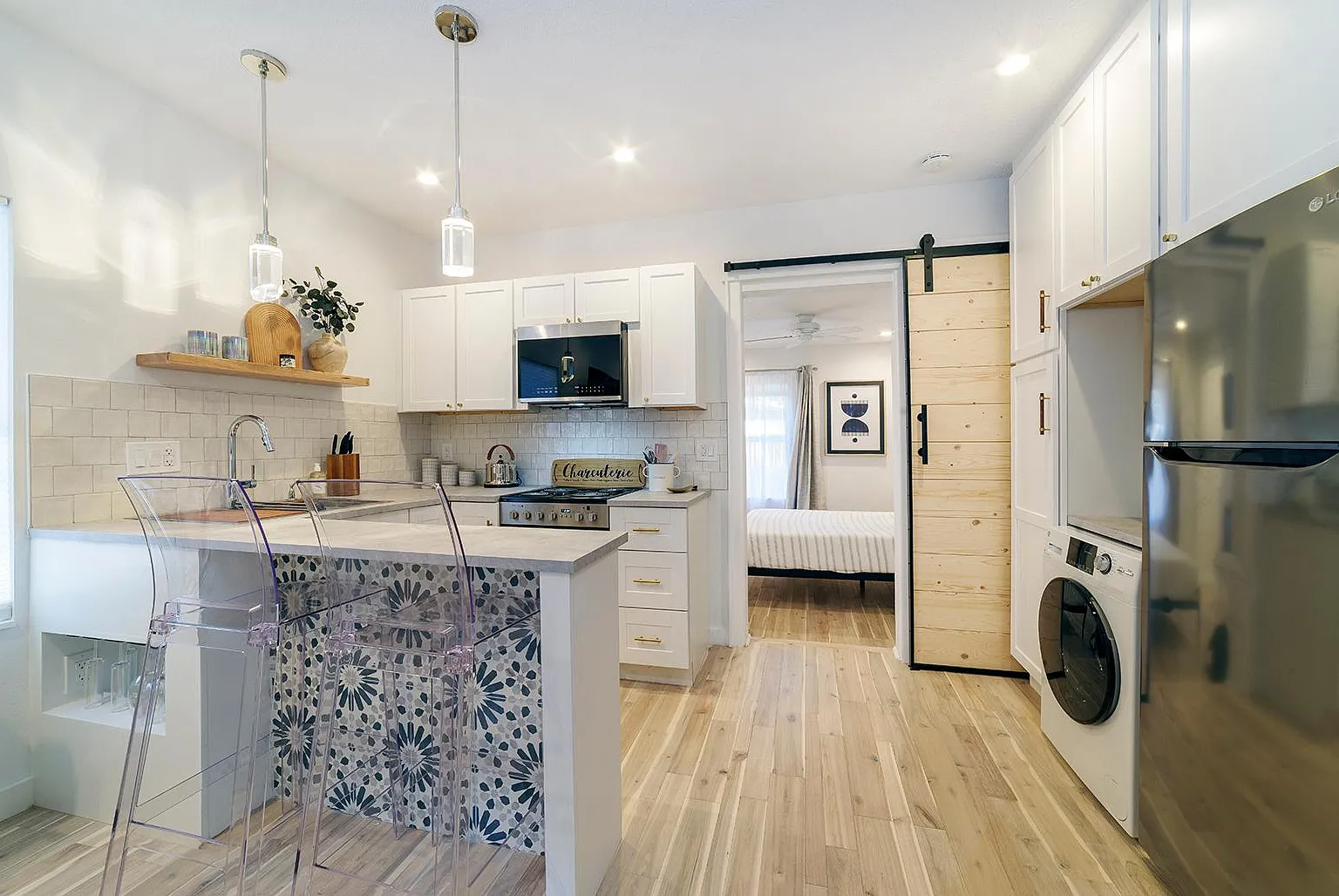 1 bed, $2,200 — Photo 2