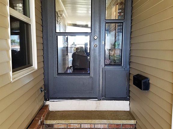 5th image of 2101 Bayou Dr S