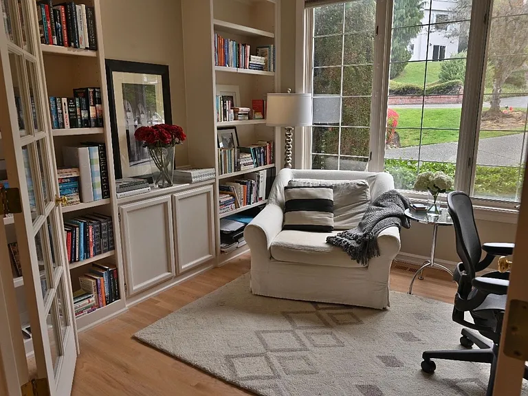 20307 NE 15th Pl — Photo 10
