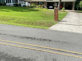 230 Elmwood Dr NE, Dalton, GA 30721