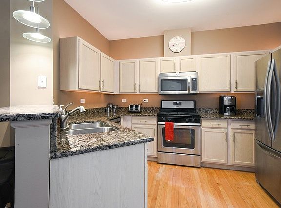 4th image of 578 E Thornhill Ln #578