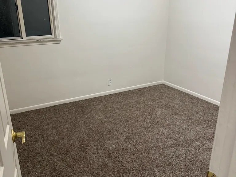 22840 Piper Ave — Photo 10