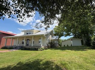 17 Town Square Rd, Morganton, GA 30560