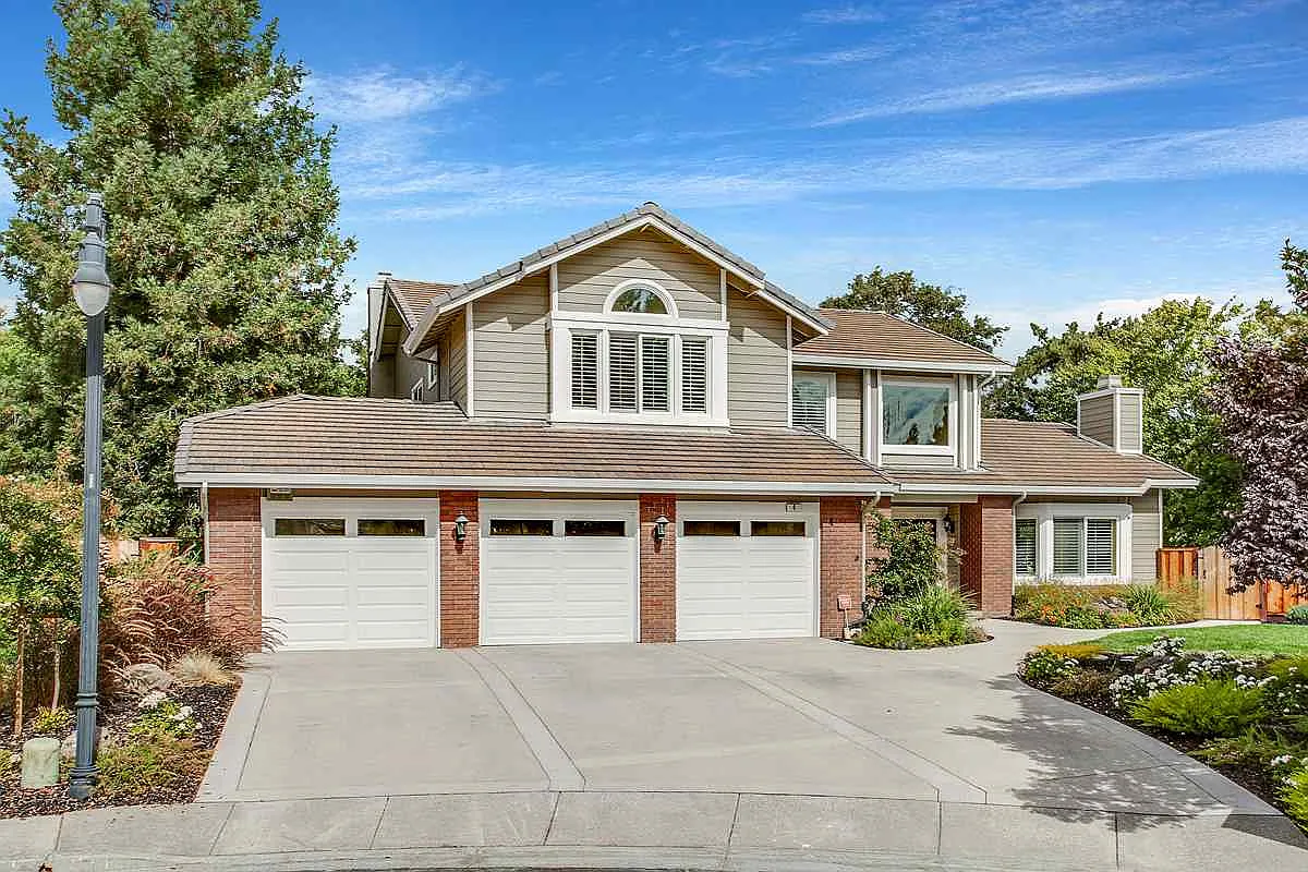 4 Heartland Ct photo 1