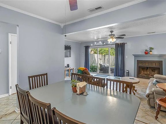4th image of 3666 Chimney Creek Dr