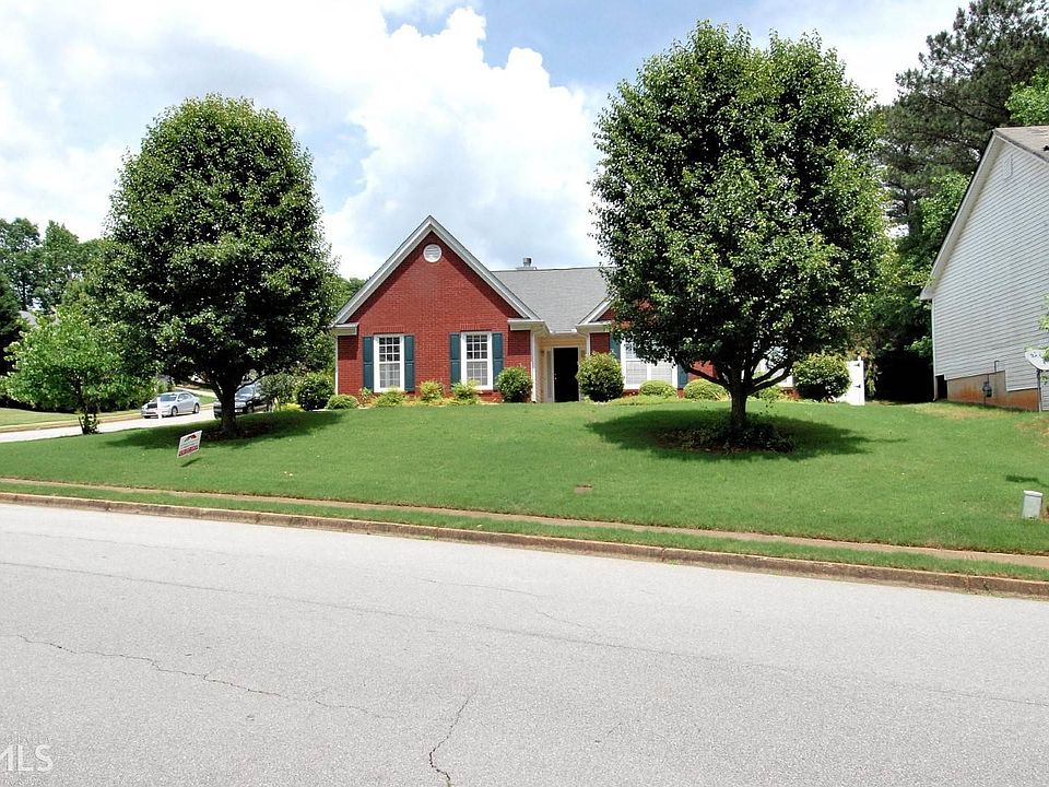 1st image of 555 Ambur Lake Dr