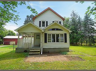 5689 Berg Rd, Buffalo, NY 14218