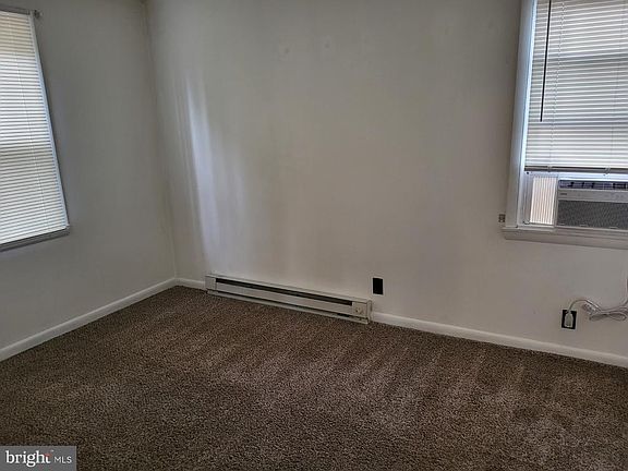 5th image of 410 Franklin St APT 1