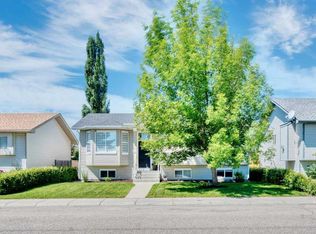 26 E Strathford Close, Strathmore, AB T1P1S5