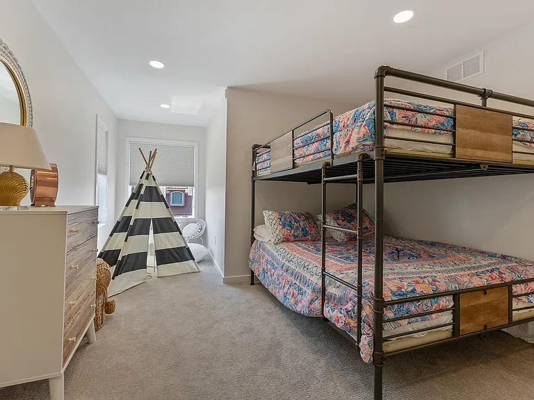7600 Bayshore Dr — Photo 32