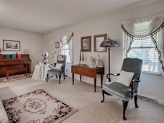 5th image of 411 Kimrey St
