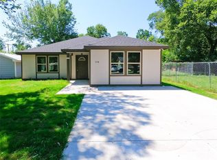 118 E Bond St, Denison, TX 75021