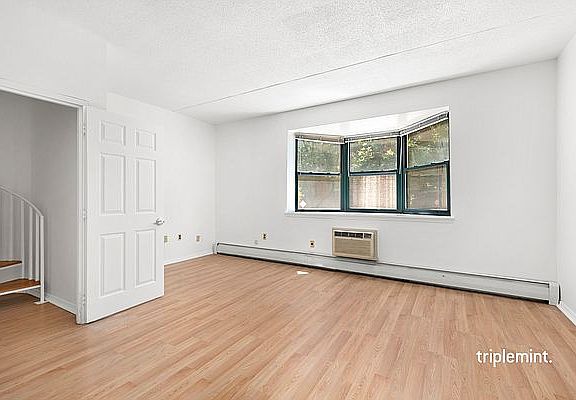 4th image of 123 W 128th St APT 2