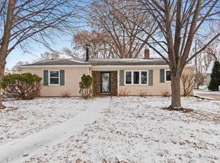 664 S Lake St, Neenah, WI 54956