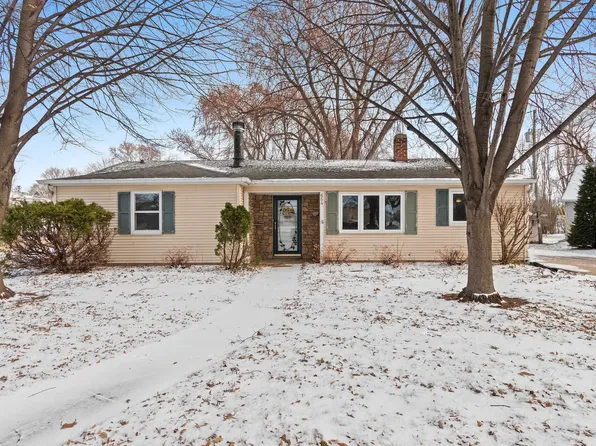664 S Lake St, Neenah, WI 54956
