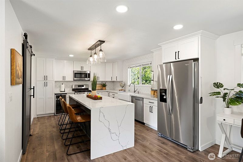 4th image of 4807 Bayview Lane