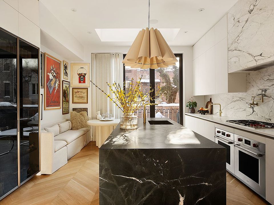 1st image of 26 West 95th St