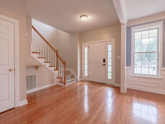 3rd image of 4525 Glastonbury Dr