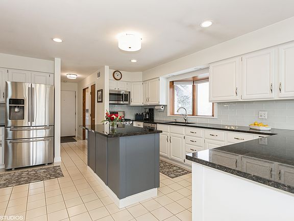 5th image of 13216 Cathy Ln