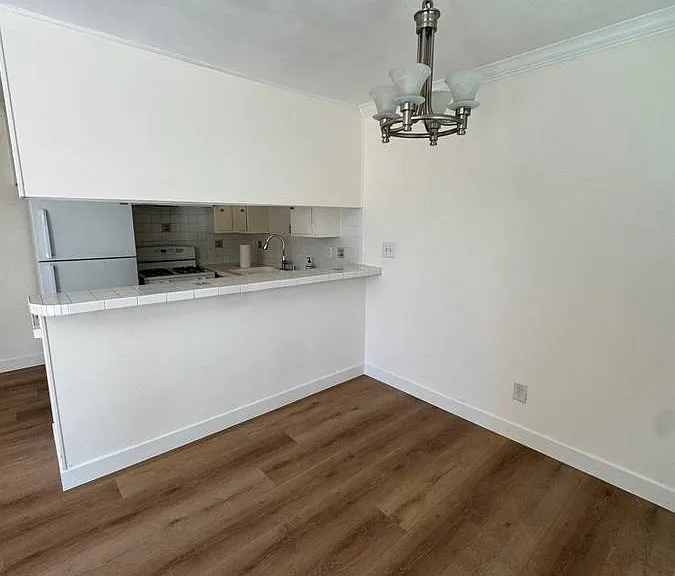 1162 N Berendo St #2 — Photo 3