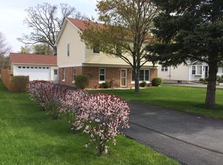 18612 W Hickory Pl, Grayslake, IL 60030