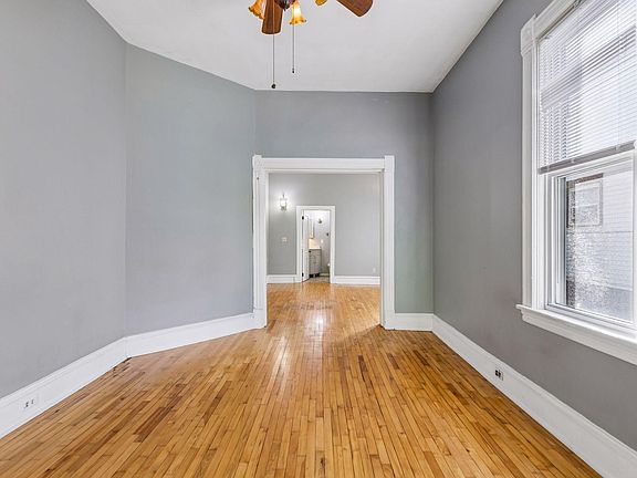 4th image of 2937 Harriet Ave