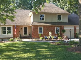 9604 W 105th Ter, Overland Park, KS 66212