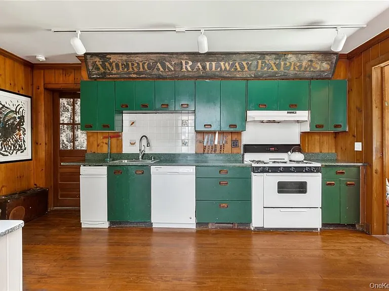 31 Kittredge Dr — Photo 13