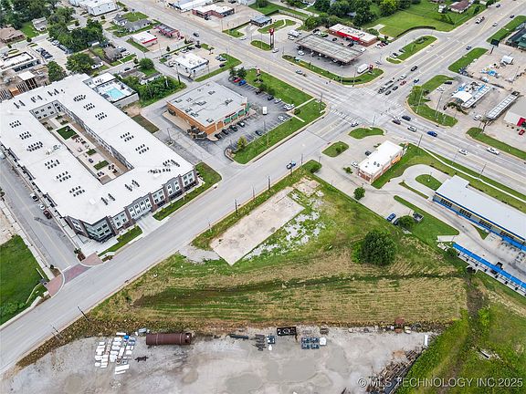 3rd image of 151 S E Ave