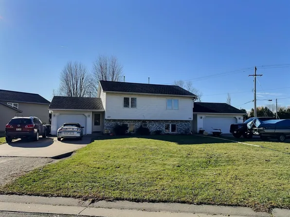337 Wintergreen Dr, Omro, WI 54963