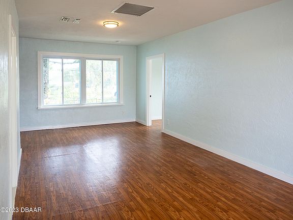 4th image of 344 Kingston Ave