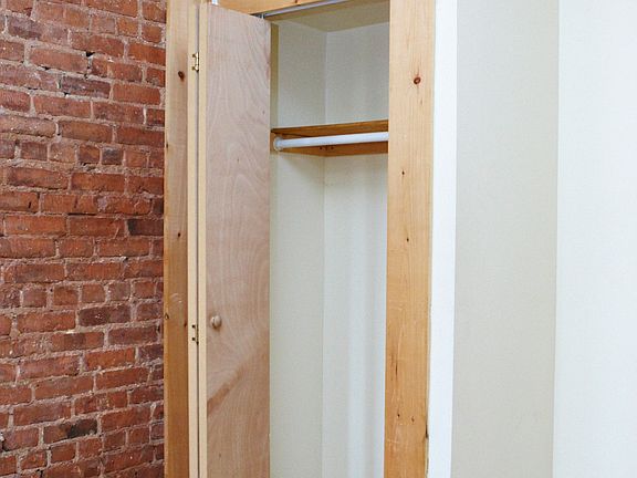 5th image of 645 Willoughby Ave #11H
