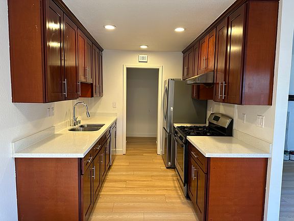 3rd image of 1253 Balboa Ct #1253