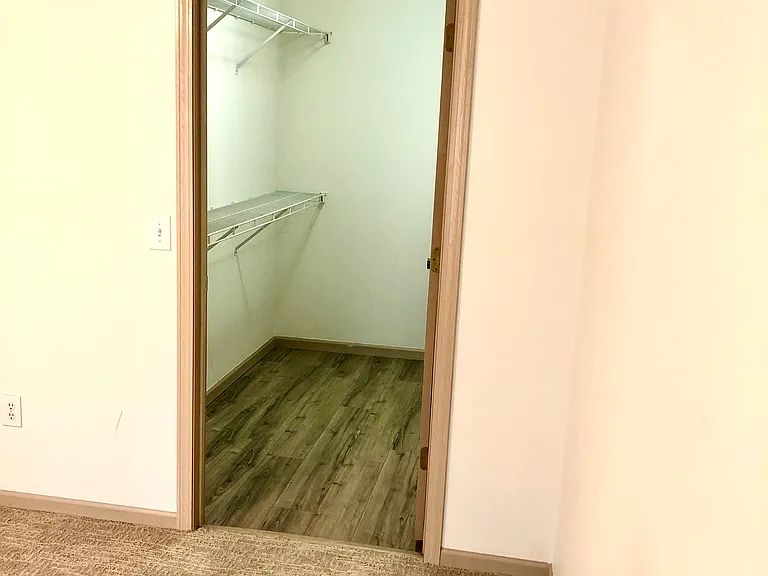 6835 Villabrook Dr — Photo 20