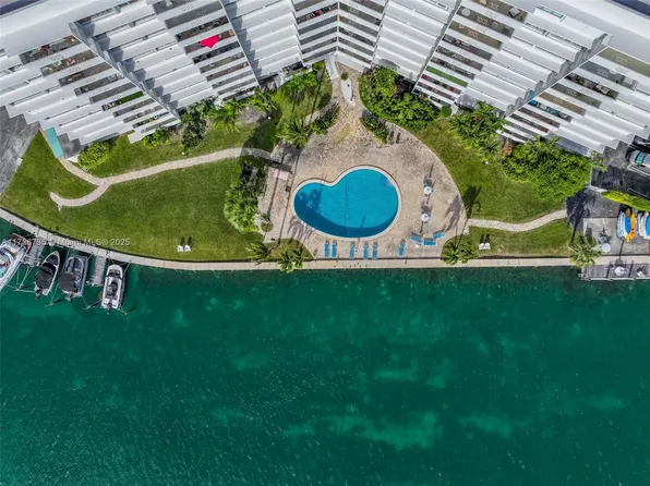 9101 E Bay Harbor Dr APT 405, Bay Harbor Islands, FL 33154