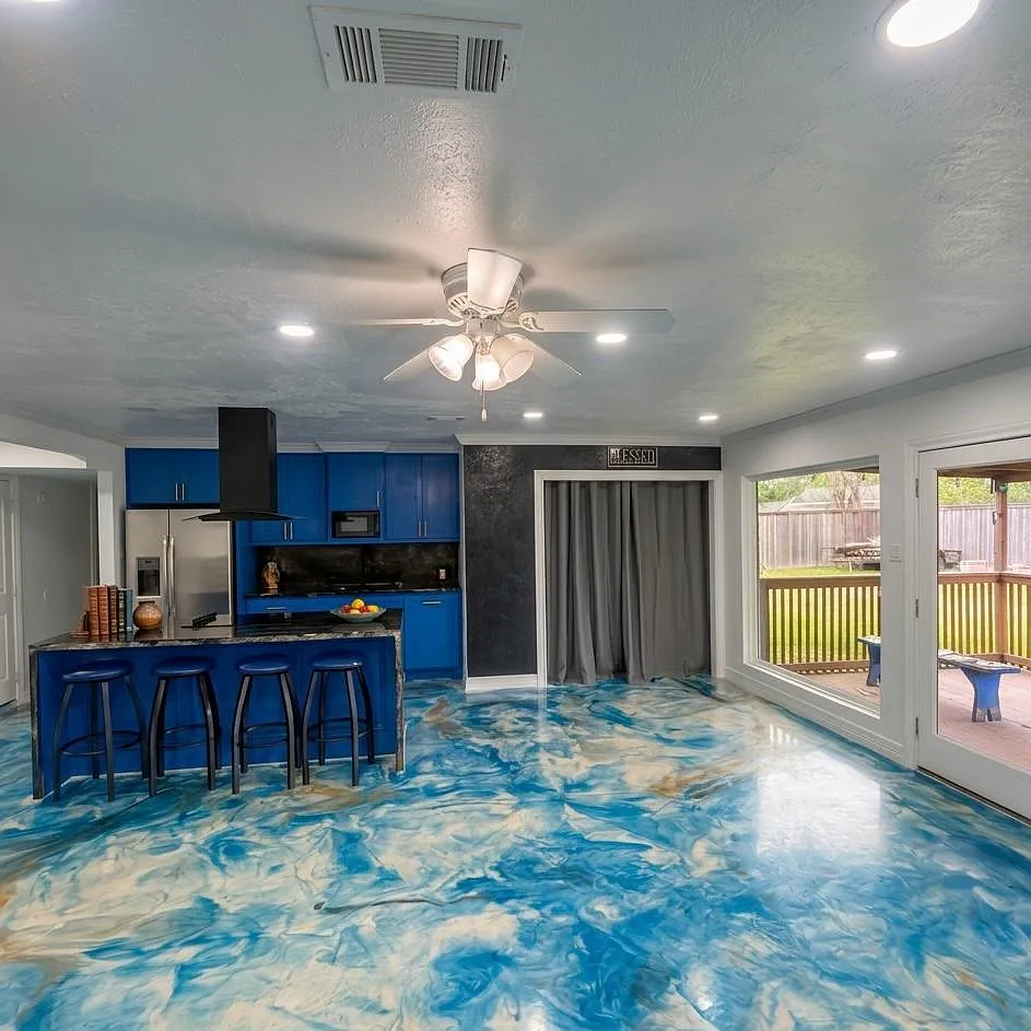 4 bed, 1313 sqft, $2,100 — Photo 1
