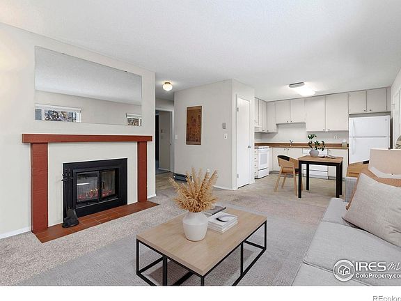 2nd image of 925 Columbia Rd