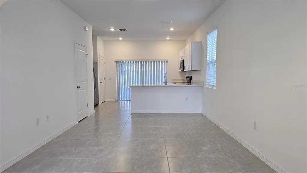 2 bed, 2.5 bath, 1180 sqft, $1,700 — Photo 3