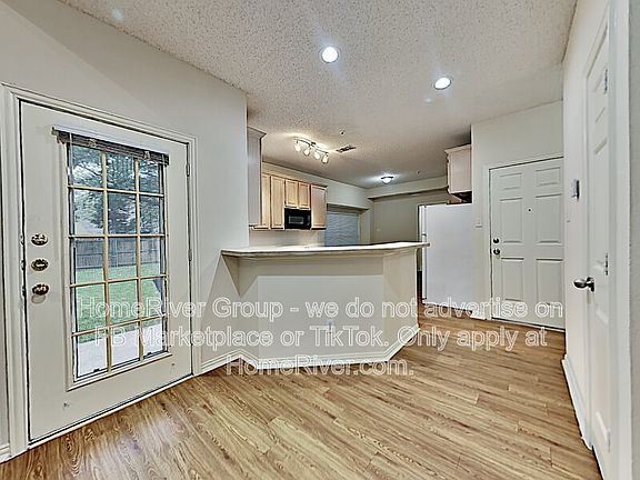 5th image of 3812 Waterford Dr