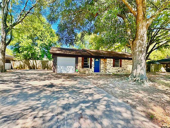 3rd image of 413 Shady Ln