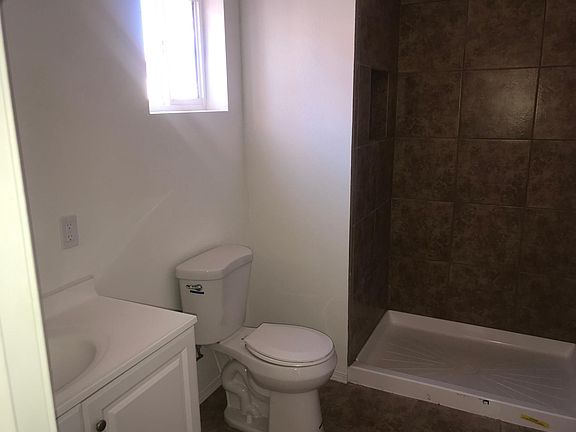 5th image of 1200 Stanford Dr NE