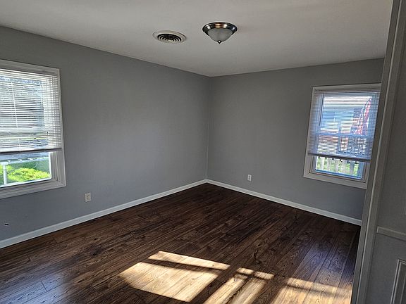 4th image of 1015 Brookcrest Dr