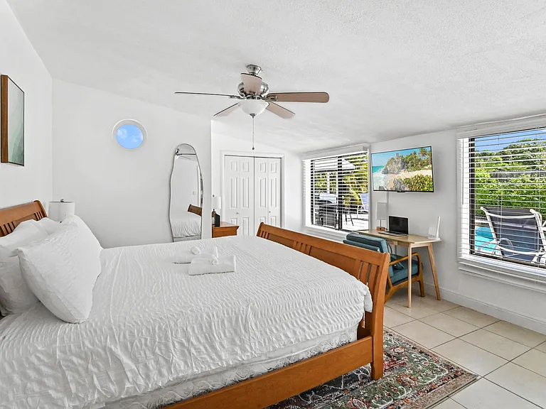 1032 W Jennings St — Photo 22