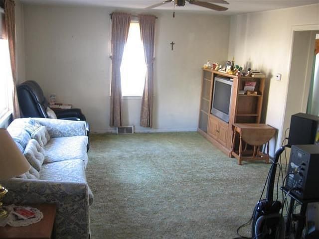 2nd image of 133 Myrtle Ave
