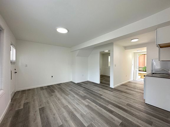 5th image of 1330 Silver Ave #A
